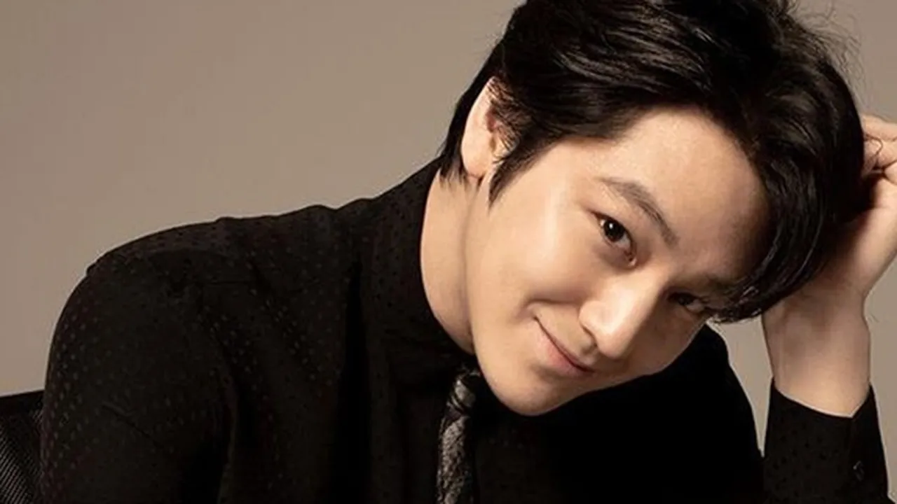 6 Potret Gemas ala Kim Bum, Pose Kedipkan Mata - Berikan Senyuman Menggoda