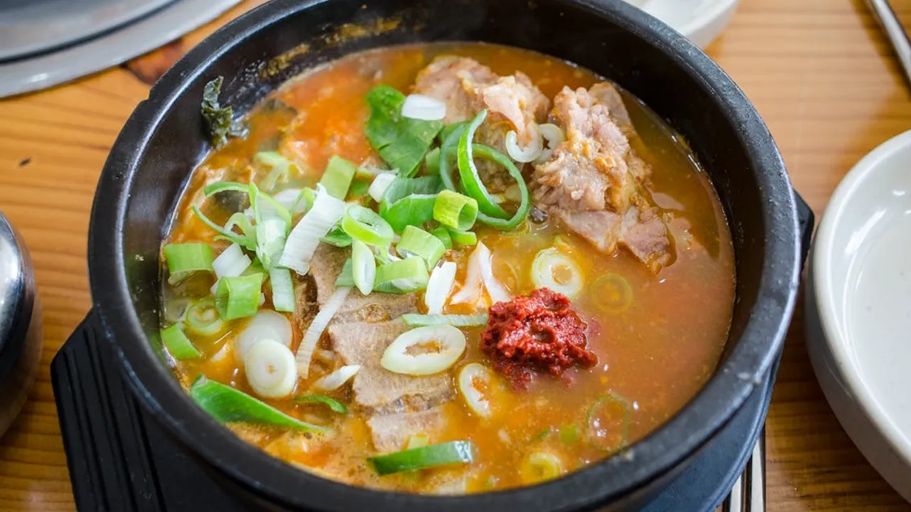 6 Resep Korean Soup yang Bisa Jadi Comfort Food Dan Mudah Dibuat di Rumah