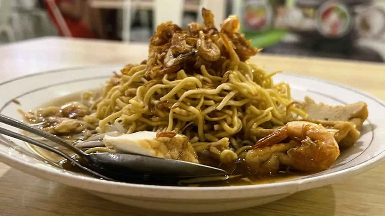 6 Resep Kreasi Lontong Mie di Rumah yang Mudah dan Praktis, Dijamin Lebih Enak!