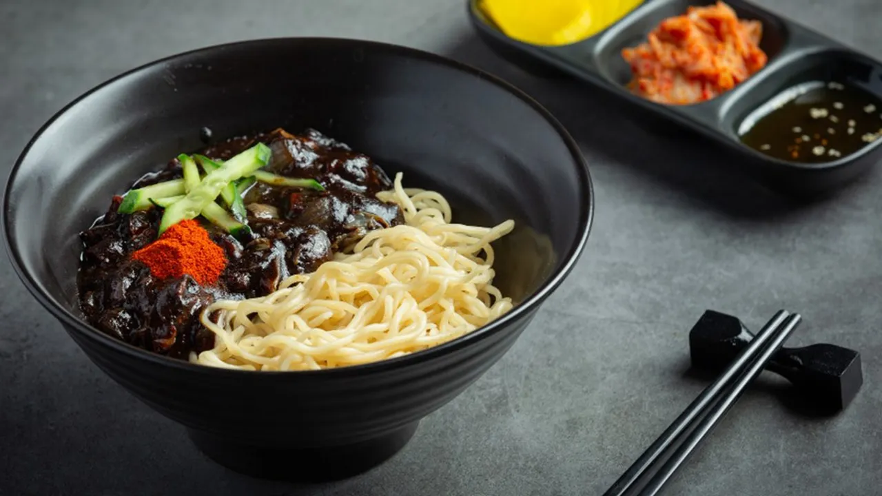 6 Resep Mie Hitam Korea yang Praktis dan Mudah Dibuat di Rumah