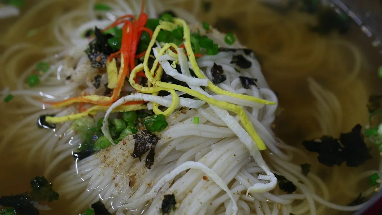 6 Resep Olahan Korean Noodles Tradisional Praktis yang Bisa Dibuat Sendiri di Rumah