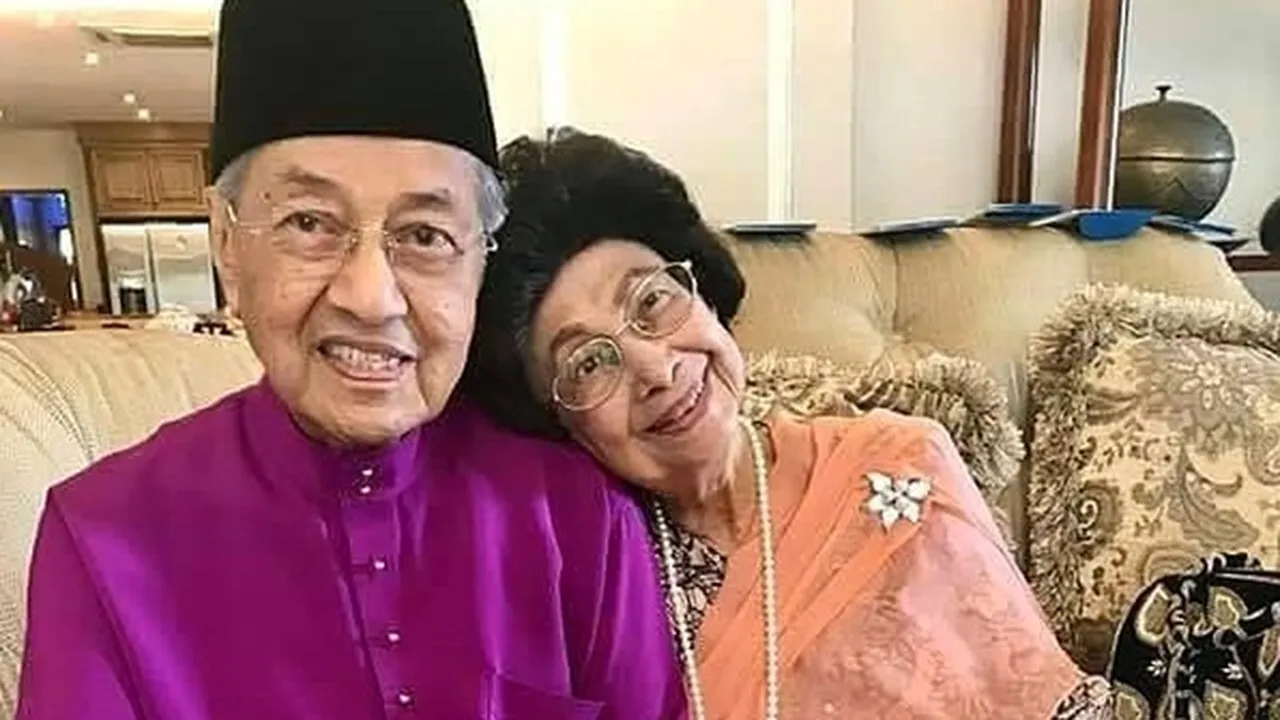 62 Tahun Kisah Cinta PM Malaysia Mahathir Mohamad Begitu Manis, Tak Lekang Oleh Waktu 62 Tahun Kisah Cinta PM Malaysia Mahathir Mohamad Begitu Manis, Tak Lekang Oleh Waktu