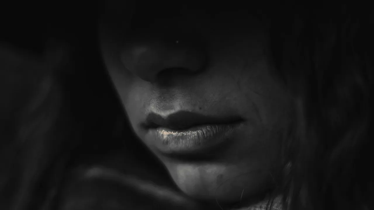 7 Arti Kedutan Bibir Kiri Bawah Menurut Primbon Jawa, Bisa Jadi Peringatan Keselamatan
