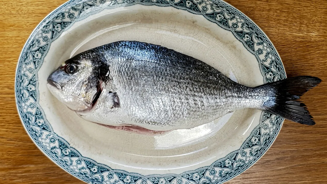 7 Arti Mimpi Makan Ikan Gurame Sama Seorang Ustaz Menurut Primbon Jawa, Bawa Pertanda Baik