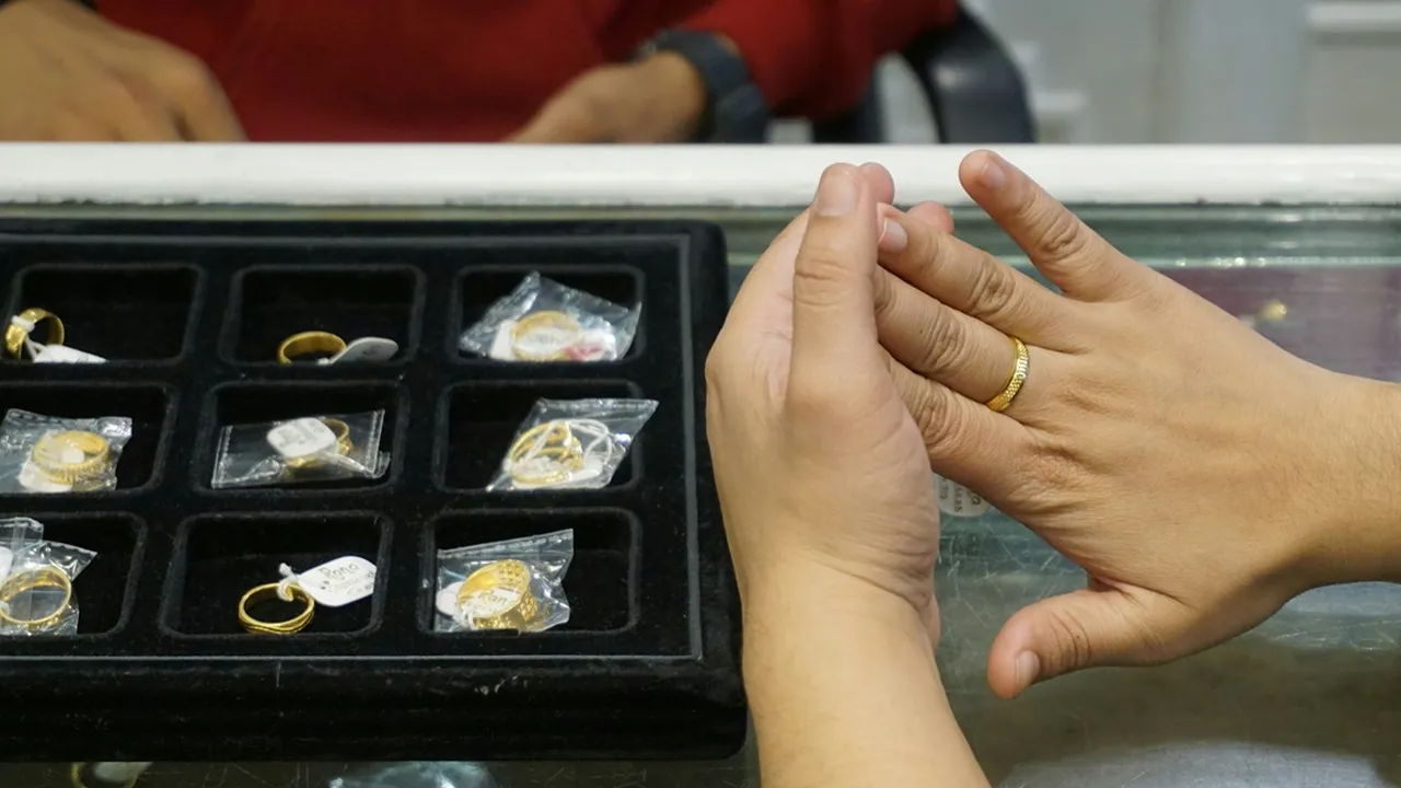 7 Arti Mimpi Memakai Cincin Emas, Bawa Banyak Pertanda Baik