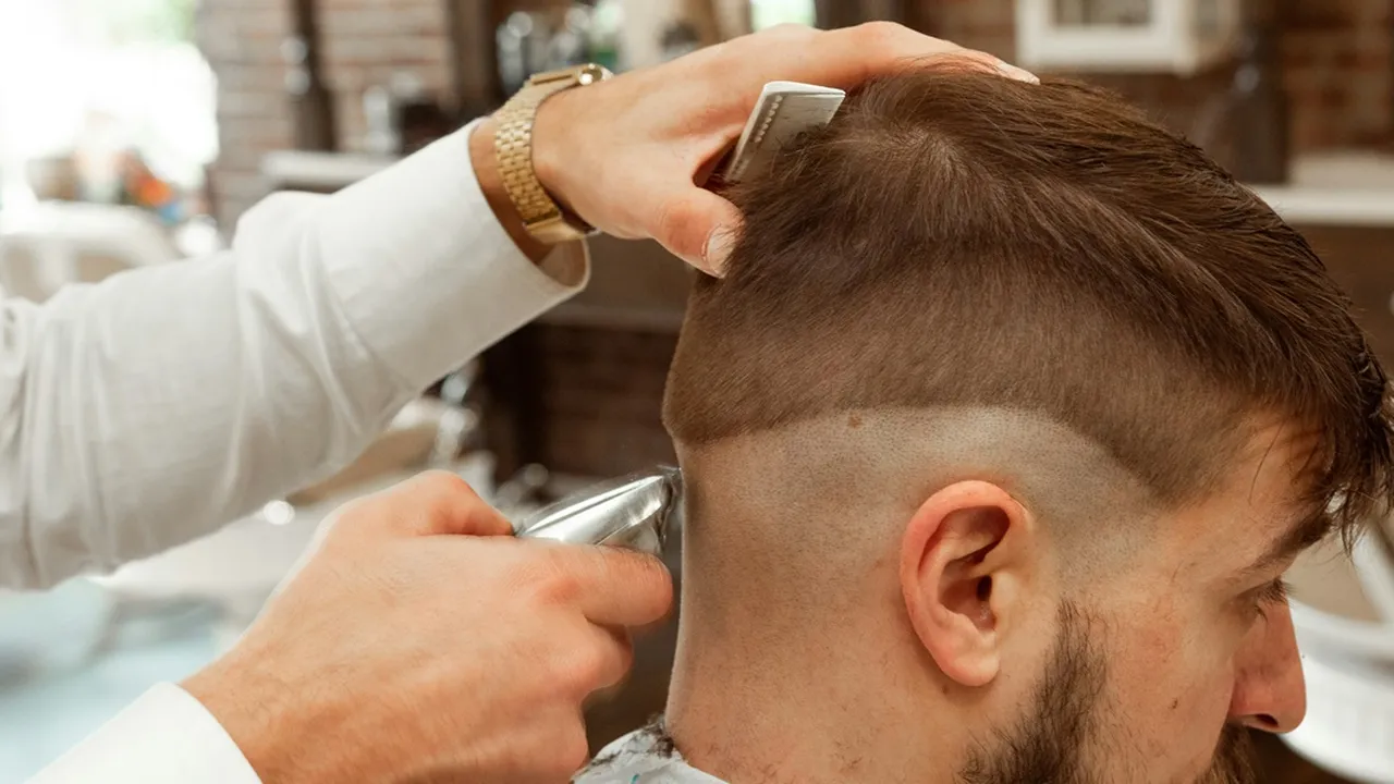 7 Arti Mimpi Potong Rambut Tapi Belum Selesai, Bisa Jadi Pertanda Baik maupun Buruk