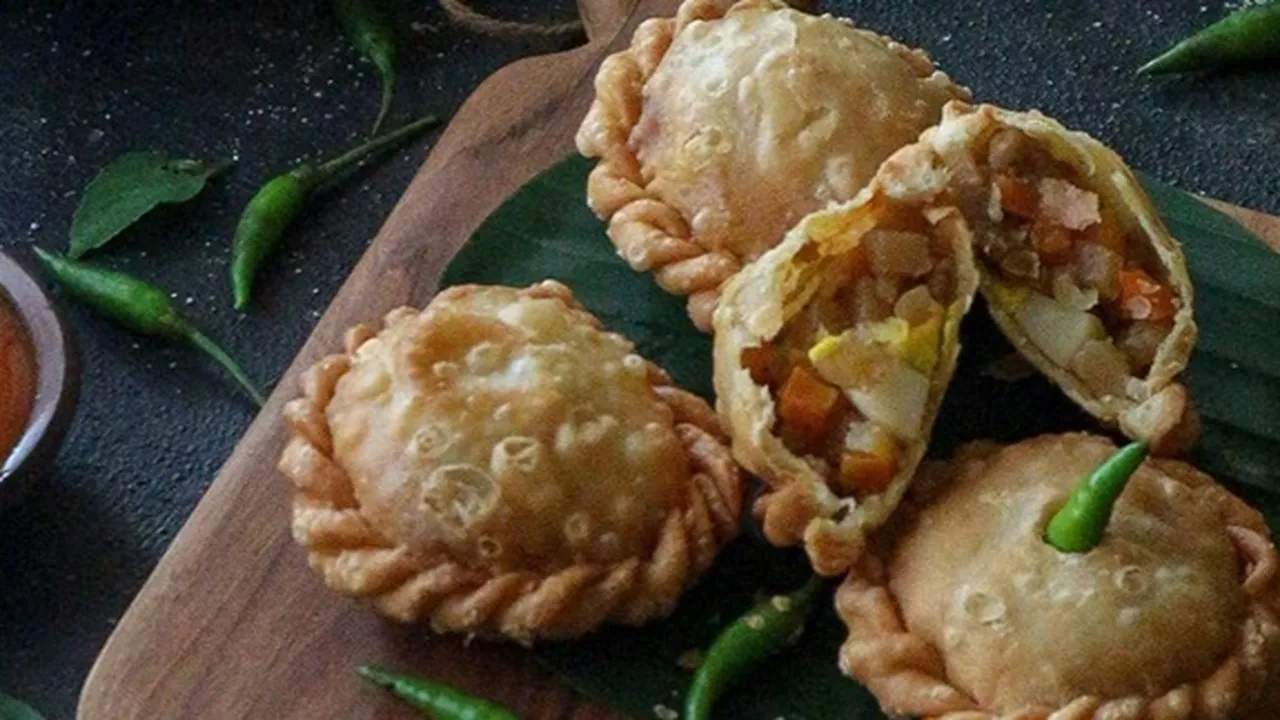 7 Cara Membuat Pastel Enak, Mudah dan Tekstur Renyah Bikinan Sendiri