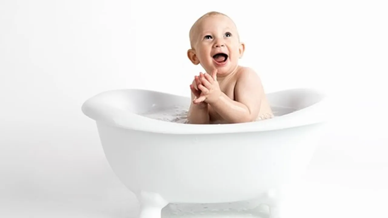 7 Cara Menumbuhkan Rambut dengan Cepat Pada Bayi, Praktis - Pakai Bahan-Bahan Alami