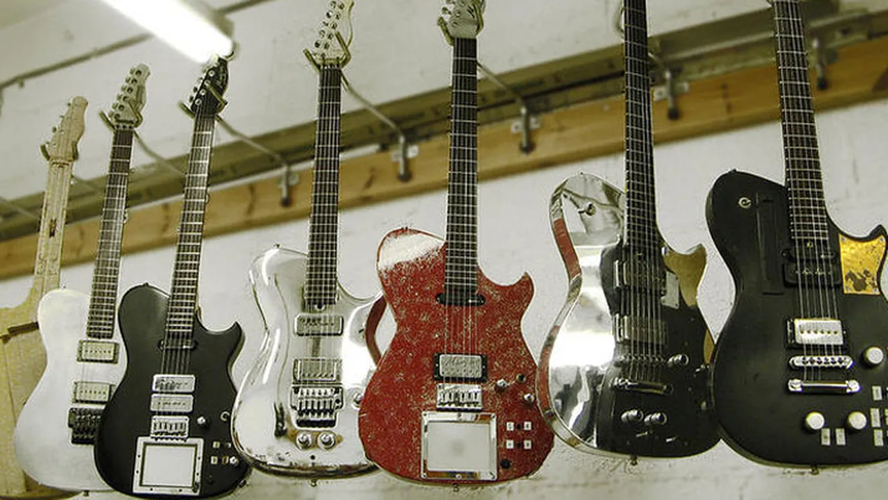 7 Gitar Unik Matt Bellamy, Frontman Muse