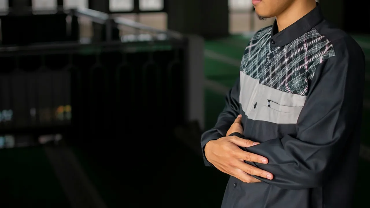 7 Inspirasi Baju Koko Pria untuk Lebaran 2025, Bikin Tampil Fresh dan Ganteng di Hari Raya