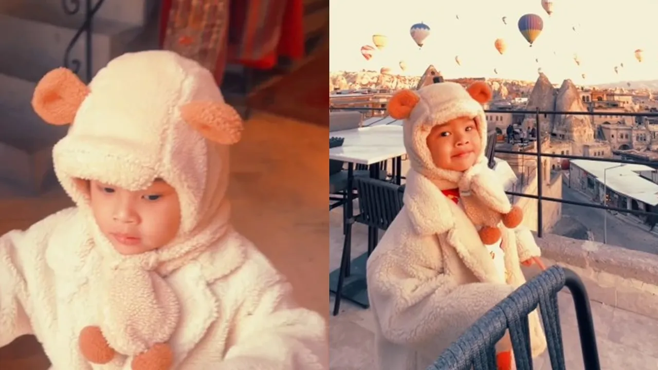 7 Potret Gala Sky di Turki, Outfitnya Gemas Banget bak Teddy Bear Berjalan 7 Potret Gala Sky di Turki, Outfitnya Gemas Banget bak Teddy Bear Berjalan