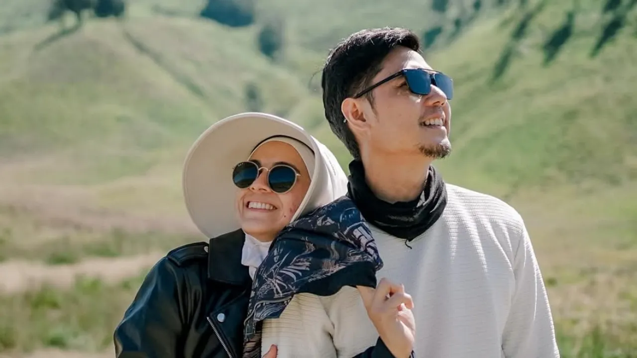 7 Potret Harmonis Rizky Kinos Bareng Nycta Gina yang Sudah 10 Tahun Menikah