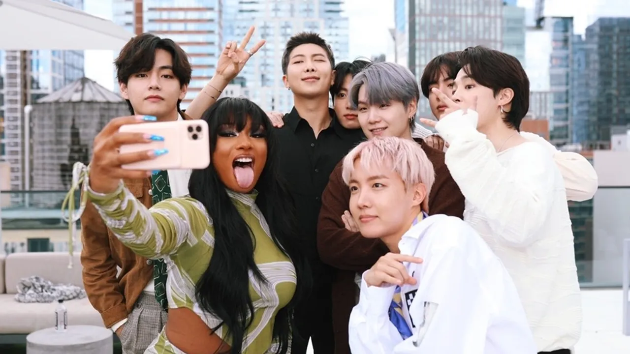 7 Potret Keseruan BTS dan Megan Thee Stallion Pasca 'Butter Remix' di New York