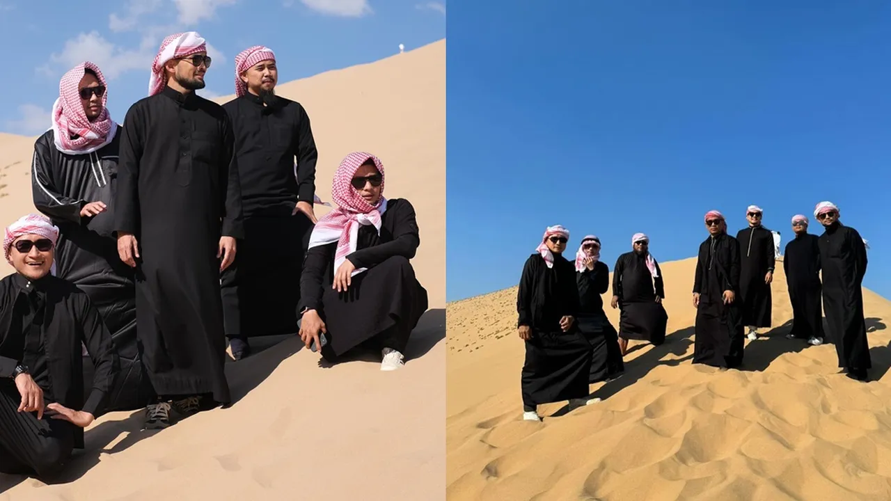 7 Potret Teuku Wisnu, Rizal Armada Hingga Arie Untung Foto Bareng di Gurun - Pakai Sorban, Bak Boyband Bikin Cover Album