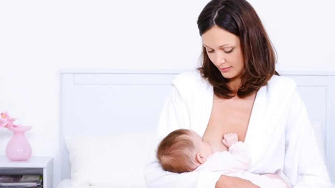 7 Tips Menyusui Bayi di Masa Nifas untuk Membantu Melancarkan ASI
