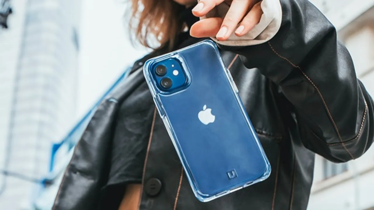 8 Cara Membersihkan Case HP Bening yang Kotor dan Menguning agar Kembali Kinclong