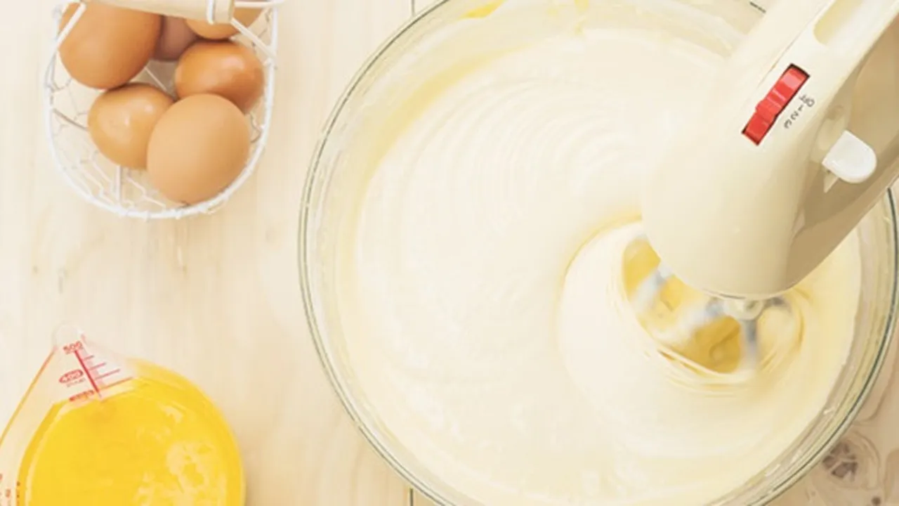 8 Cara Membuat Butter Cream Sendiri, Mudah dan Hasilnya Lembut