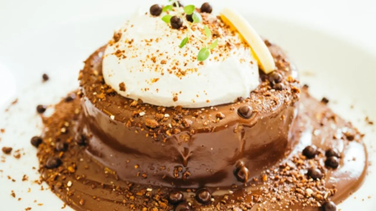 8 Cara Membuat Puding Coklat yang Mudah, Enak dan Lembut