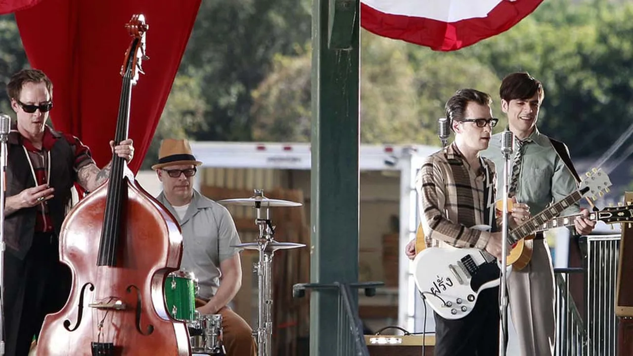 8 Fakta Menarik di Balik Rivers Cuomo dan Weezer
