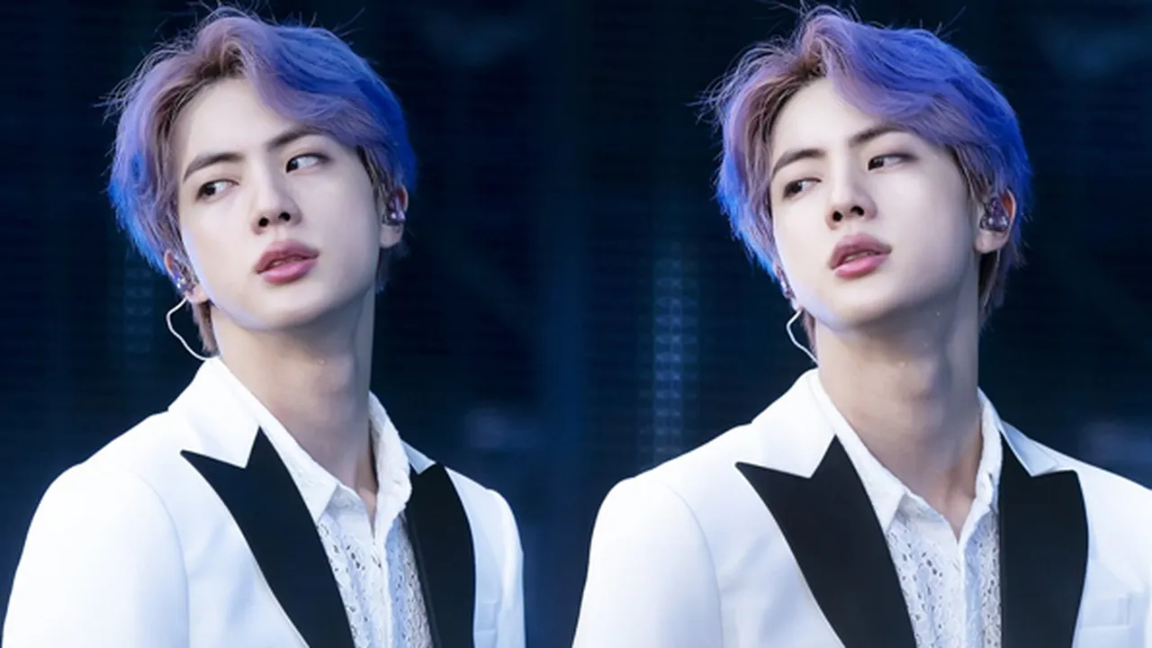 8 Foto Ini Bukti Visual Jin BTS Layak Dapat Julukan 'Worldwide Handsome'