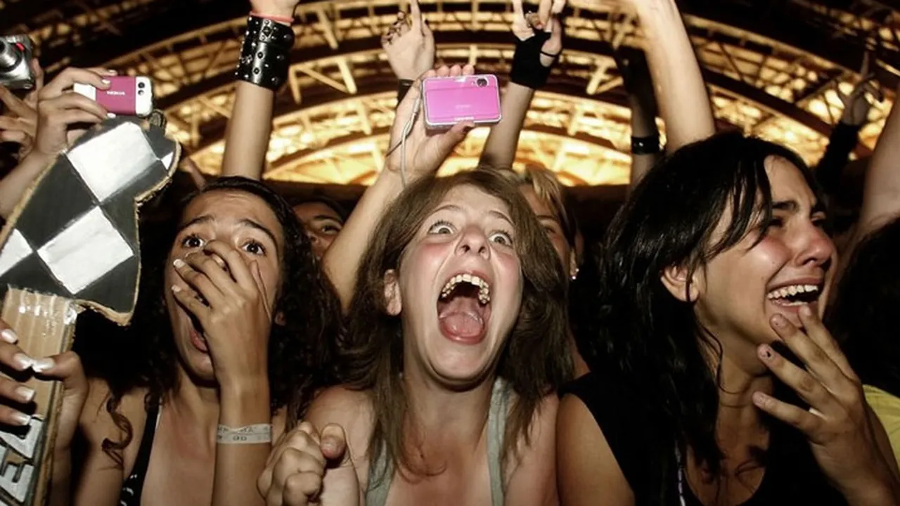 8 Insiden Band Dengan Fans