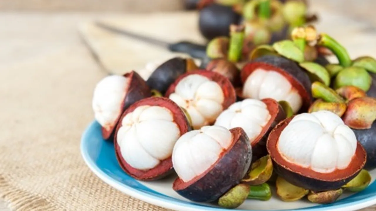 8 Jenis Buah Ini Ternyata Kaya Nutrisi dan Bersifat Anti Kanker
