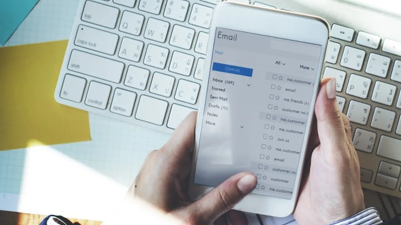 8 Kekurangan dan Kelebihan Email untuk Komunikasi yang Perlu Diketahui