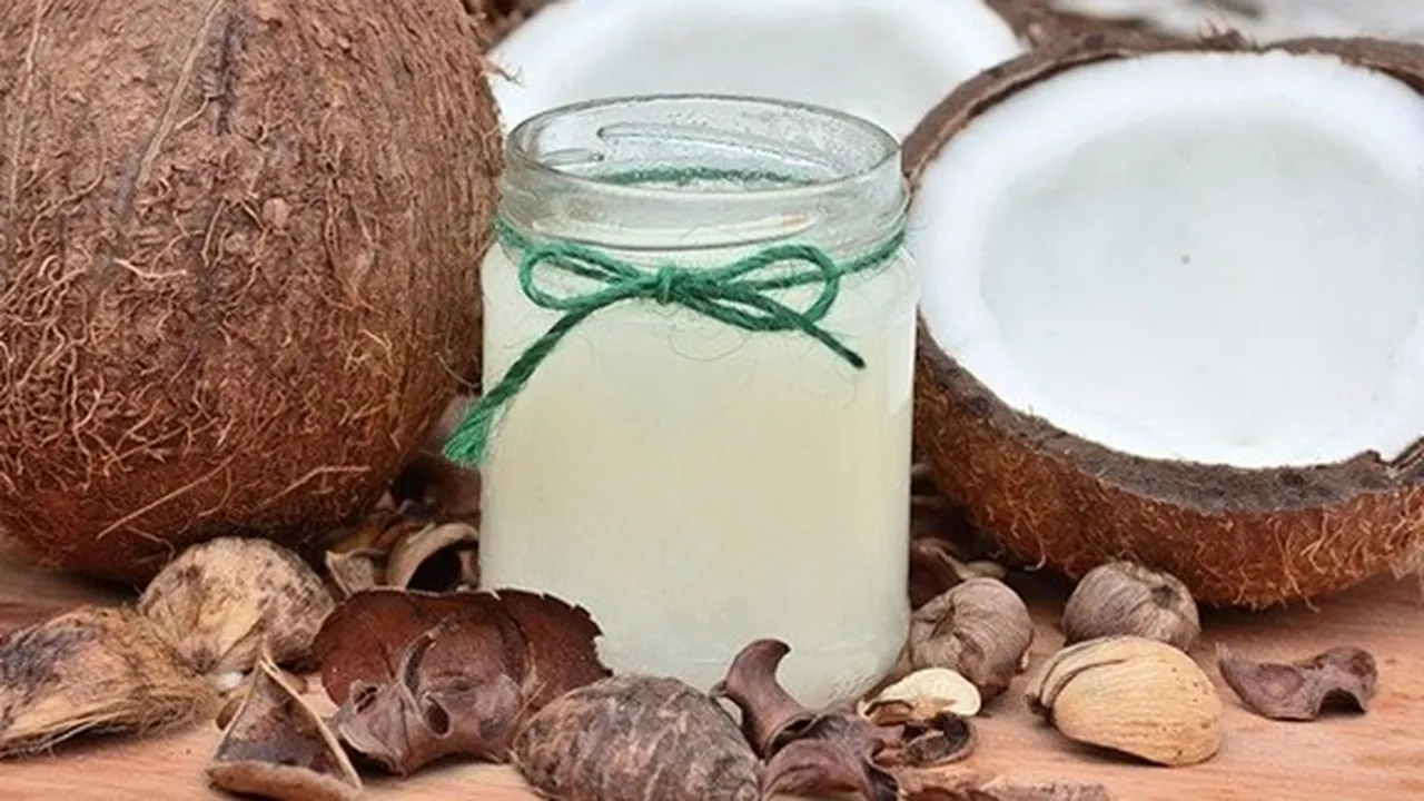 8 Manfaat Minyak Kelapa untuk Kesehatan dan Kecantikan, Menyehatkan Jantung - Kulit