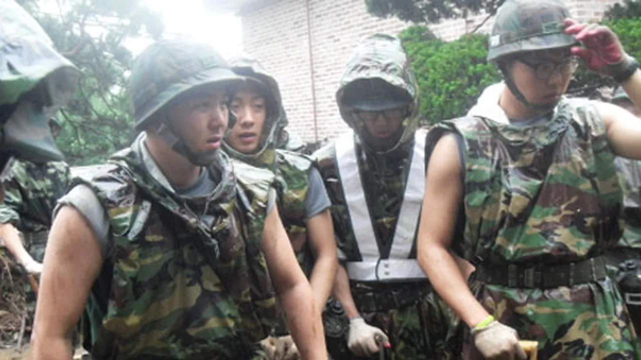 Member Grup K-Pop Yang Sudah dan Sedang Wajib Militer