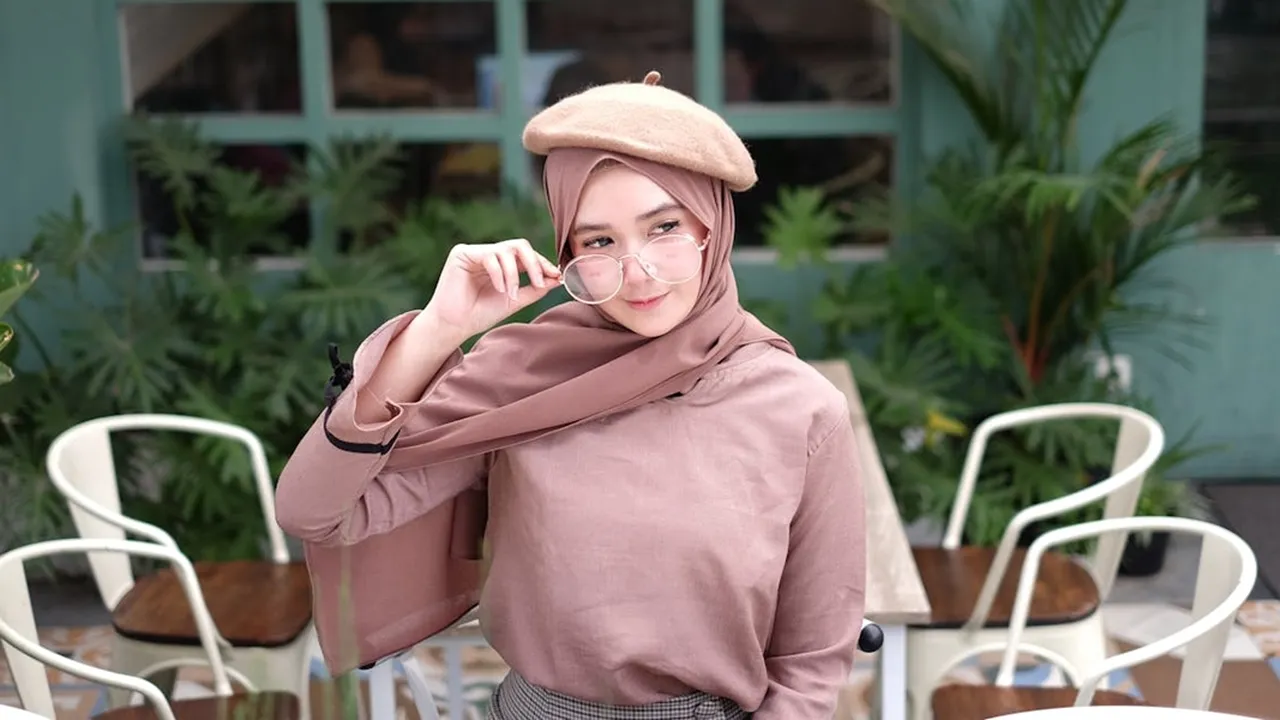 8 Model Topi Hijab Kekinian yang Wajib Dimiliki, dari Bucket Hat - Beanie