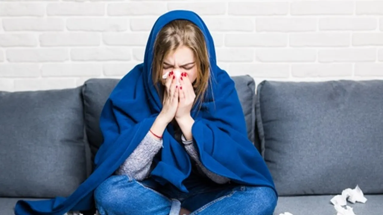 8 Penyebab Flu Beserta Cara Mengobatinya, Waspadai Faktor Risiko Penularannya