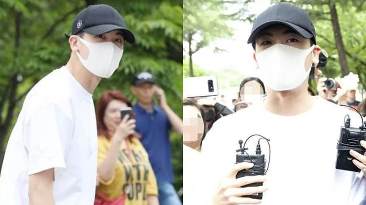 8 Potret Park Hyung Sik Resmi Mulai Menjalani Kegiatan Wajib Militer