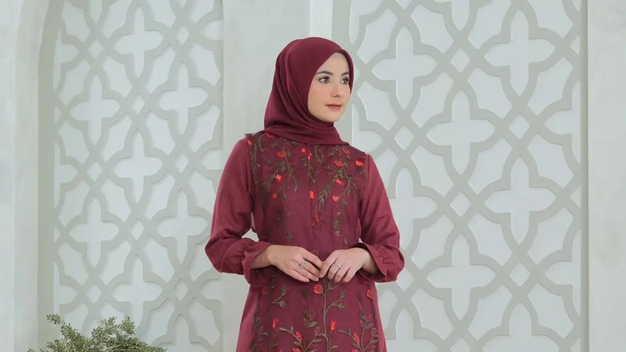 8 Rekomendasi Gamis Batik 2025: Model Modern & Warna Favorit Tahun Ini