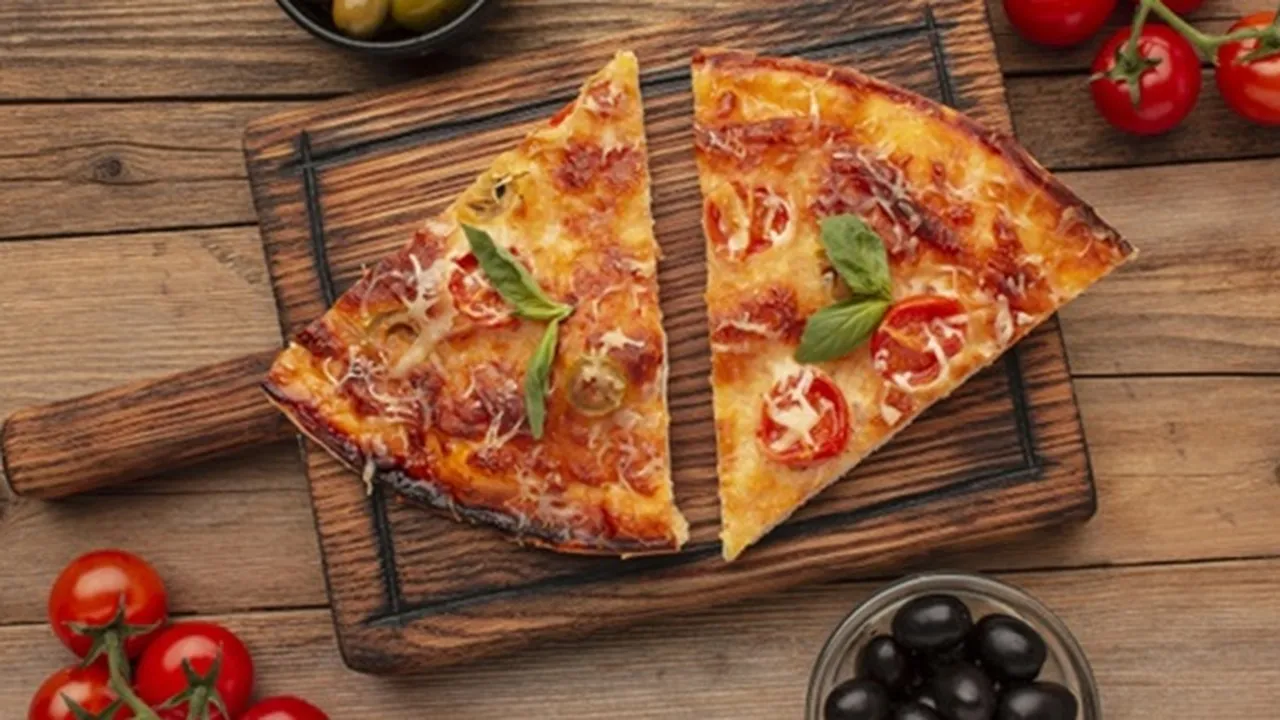 8 Resep Pizza Rumahan Praktis Dijamin Lezat, Mudah Dibuat - Bisa Tanpa Oven