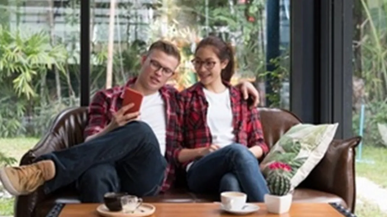80 Kata-Kata Status WA untuk Pacar yang Romantis, Bisa Bikin Baper dan Makin Sayang