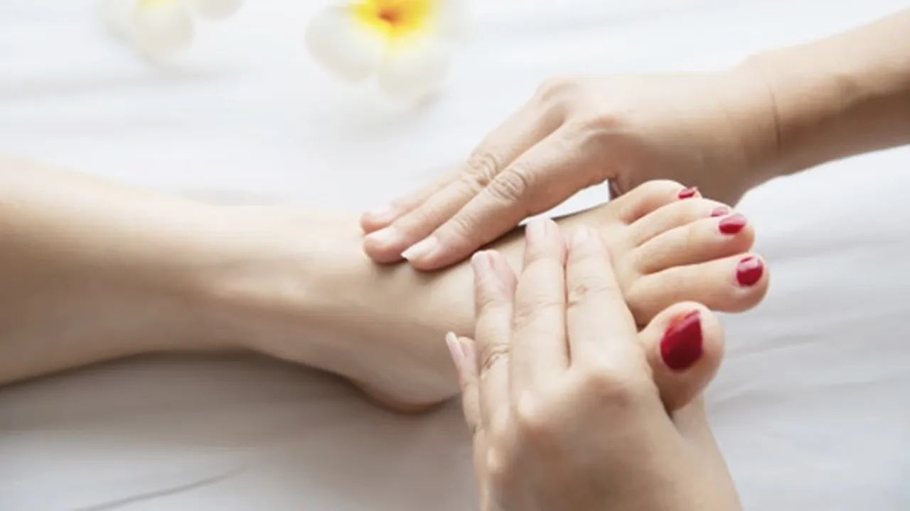 9 Penyebab Kesemutan Tangan & Kaki Paling Umum Terjadi, Bisa Jadi Pertanda Penyakit