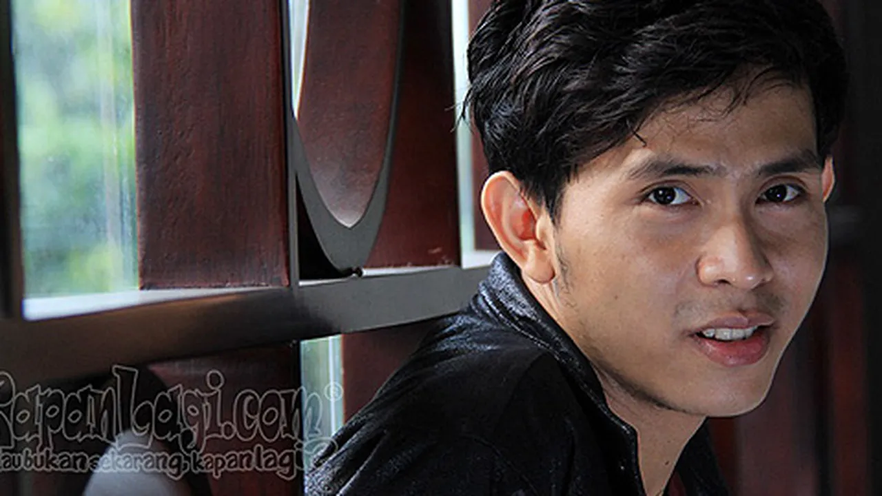 [Interview] Cakra Khan: Mulai Dangdut, Surfing, Sampai Bad Habits