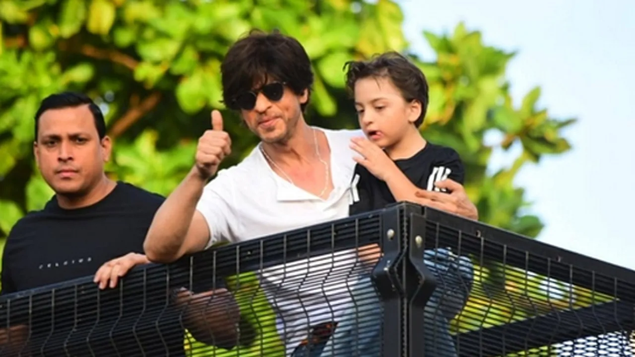 AbRam Khan Dilamar, Shahrukh Khan Beri Reaksi yang Manis Banget