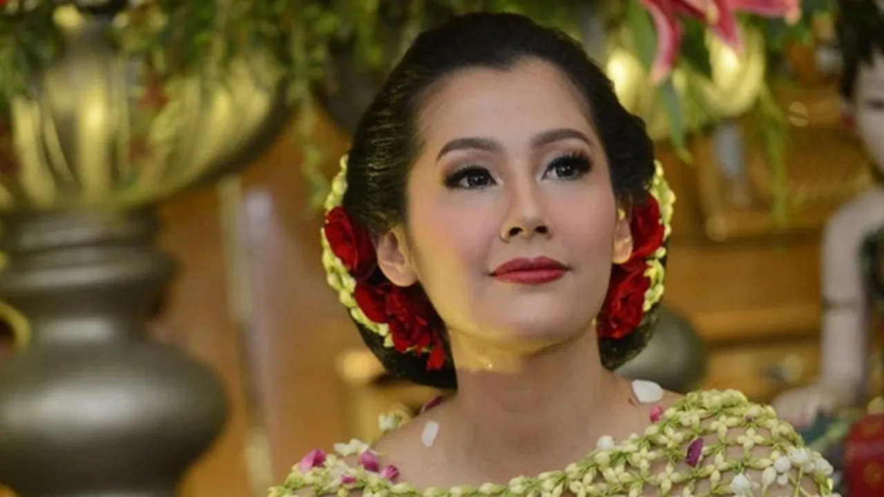 Acara 7 Bulanan Bikin Bingung Ardina Rasti Soal Jenis Kelamin Anak