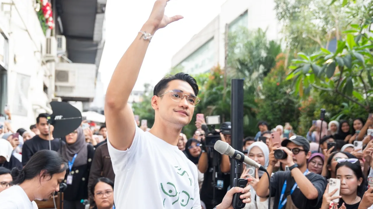 Afgan Era Sad Boy Kembali Lewat Lagu "Kacamata"