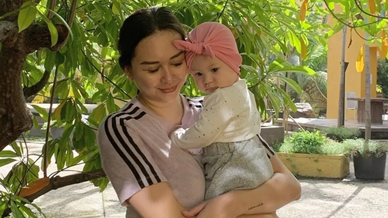 Agama Suami Dipertanyakan, Aura Kasih Beri Jawaban Menohok ke Netizen Agama Suami Dipertanyakan, Aura Kasih Beri Jawaban Menohok ke Netizen