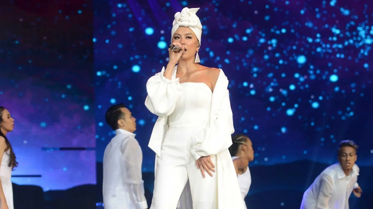 Agnez Mo Buka Malam Puncak HUT SCTV Ke-28 Dengan Penampilan Spektakuler