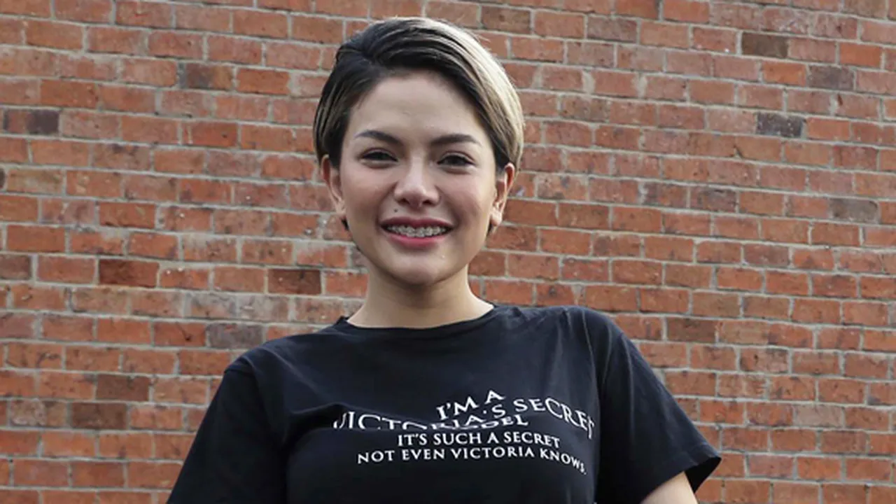 Akan Pergi Umrah, Nikita Mirzani Siap Berhijab Lagi?