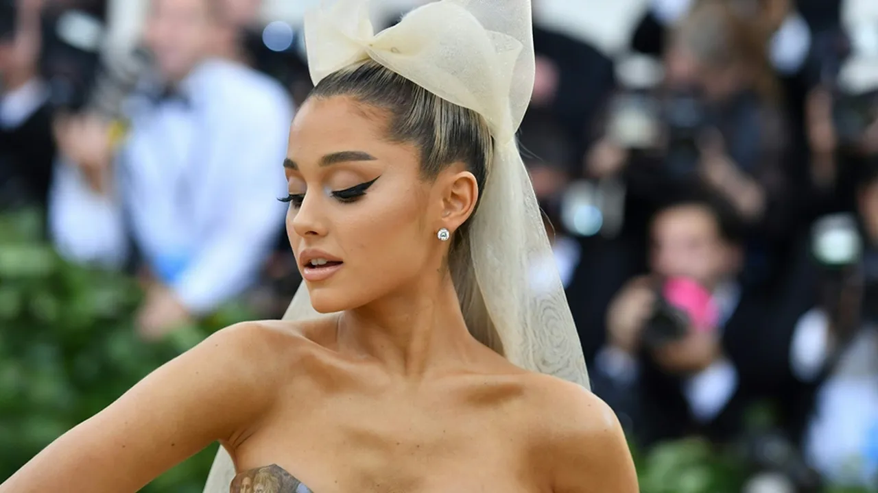 Akhirnya Ariana Grande Beri Komentar Atas Kematian Mac Miller