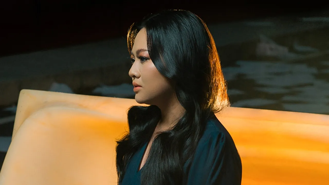 Akhirnya Comeback, Penyanyi Clara Riva Sajikan Single 'Coba Waras' dengan Penuh Perasaan