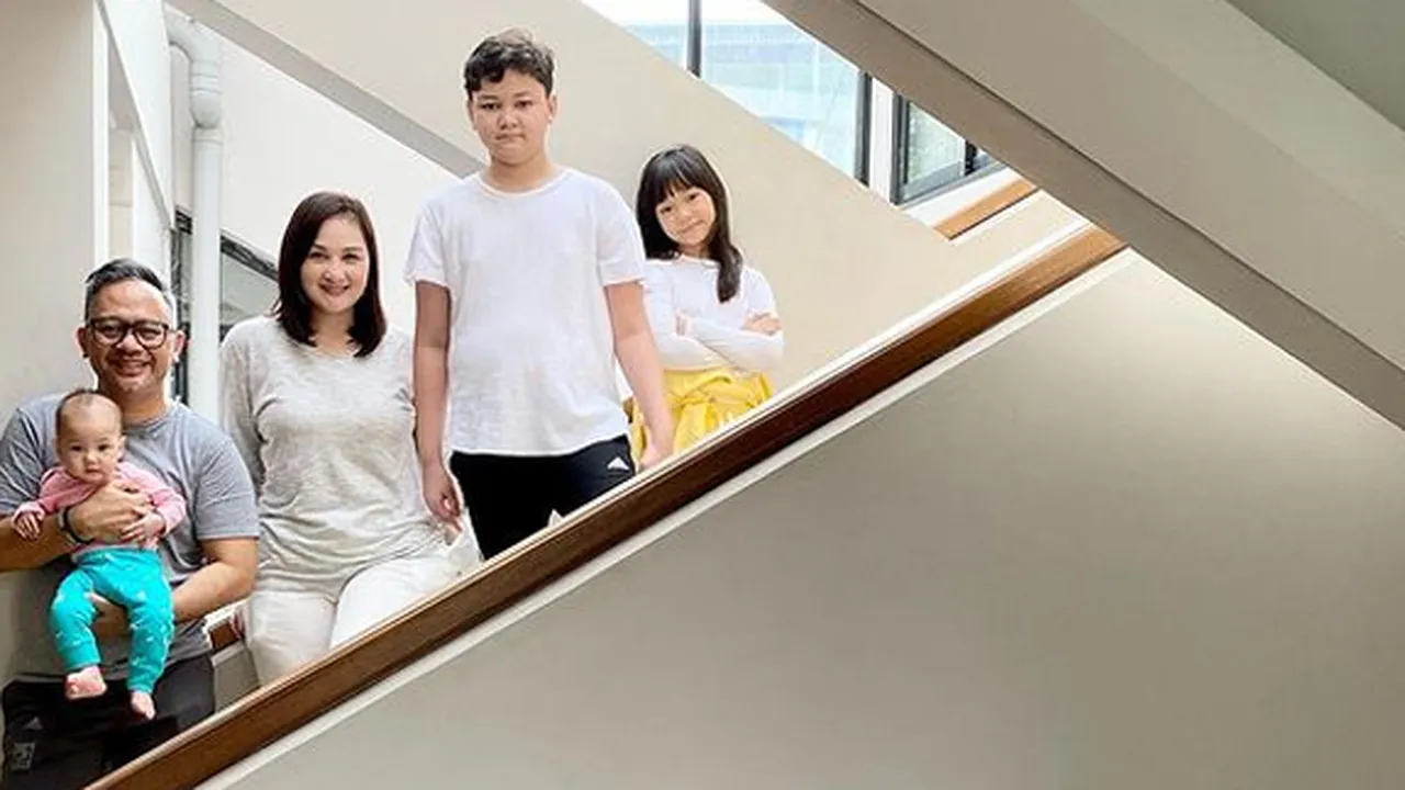 Akhirnya Liburan, Ini Kegiatan Staycation Mona Ratuliu Selama Pandemi