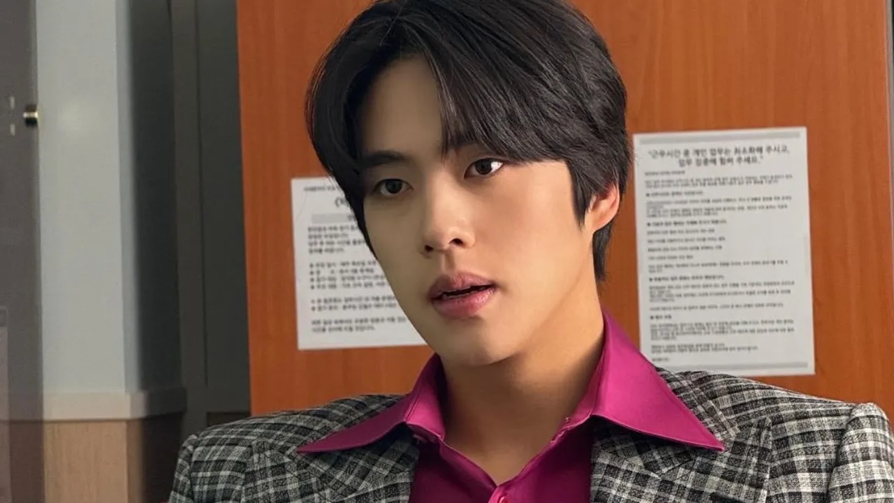 Aktor Cho Han Gyeol Merasa Terhormat Disamakan dengan Jin BTS