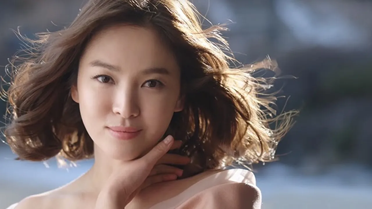 Aktor Ini Akui Jatuh Cinta Pada Pandangan Pertama Dengan Song Hye Kyo