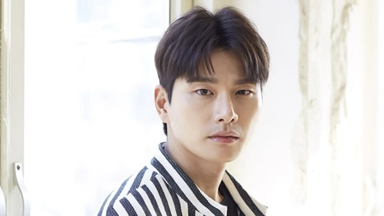 Aktor Lee Yi Kyung Selamatkan Orang yang Akan Bunuh Diri