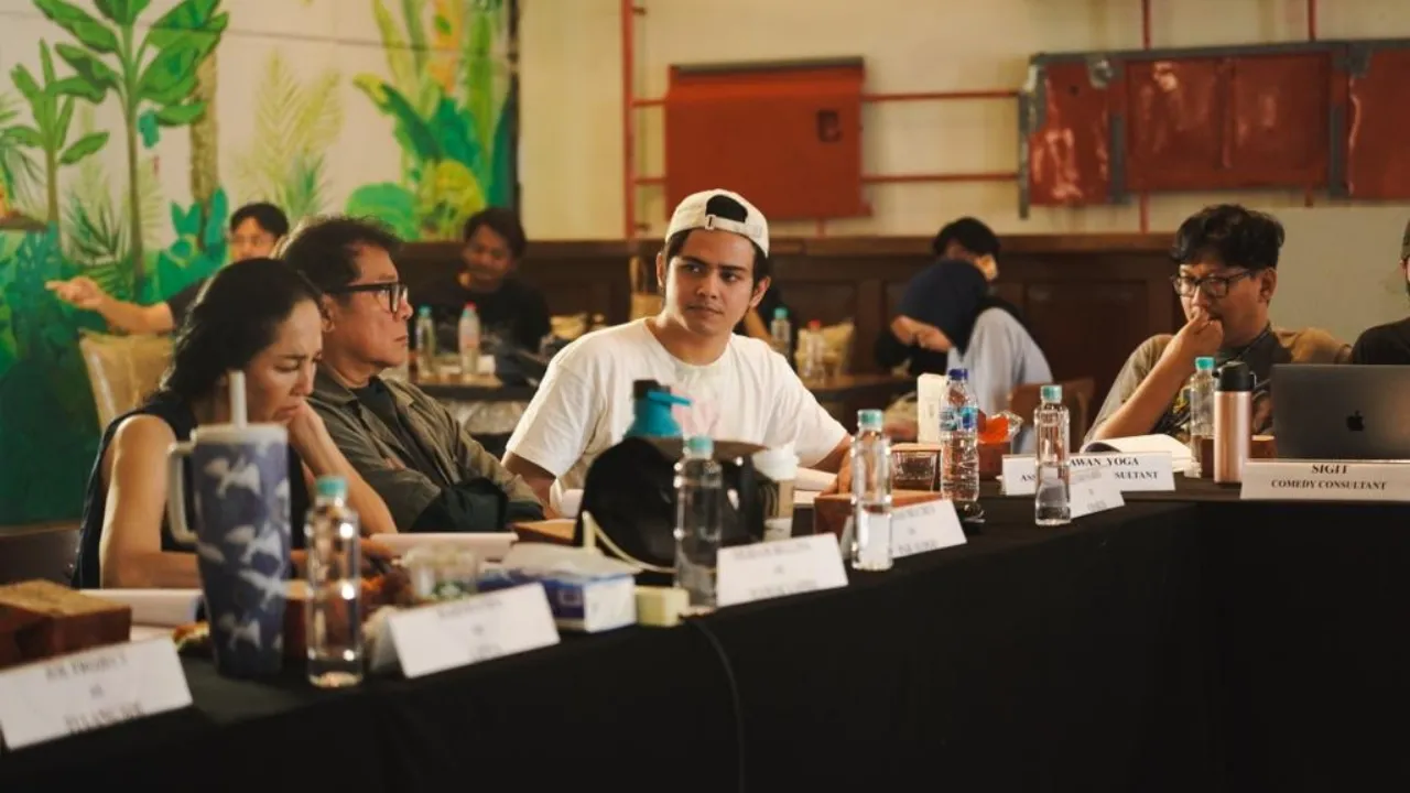 Aliando Syarief dan Marshanda Bersaing Cari Jodoh di Film 'JODOH DI TANGAN MAMAK'